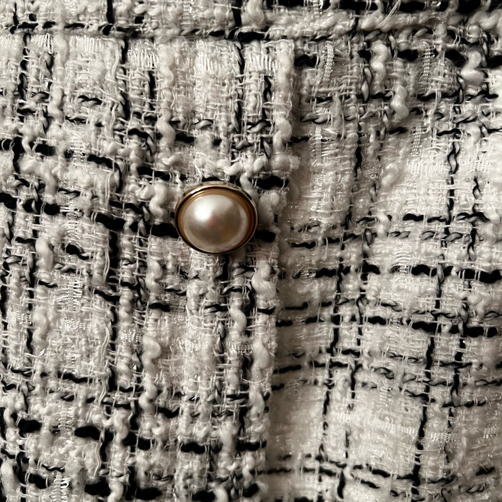 Worn twice, beautiful and youthful for autumn or with long boots in winter.